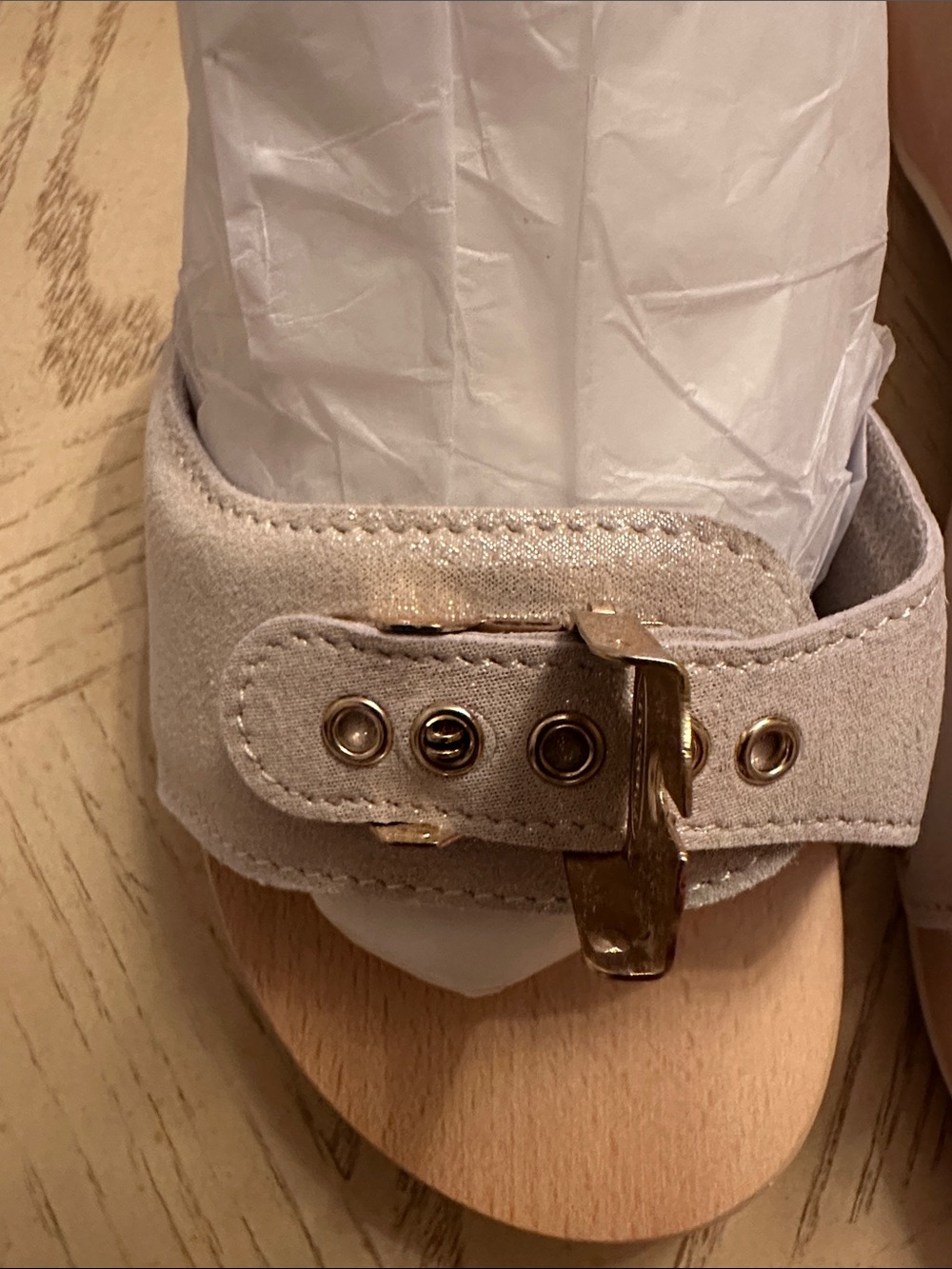 Dr.Scholl’s White Textured Leather Slide Clogs with Metallic Accent - Picture 8 of 8